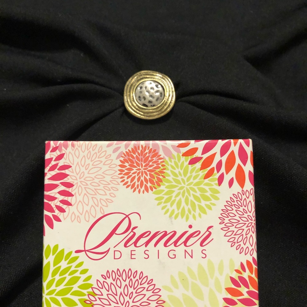 Premier Designs Flip It Ring